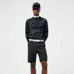 J.Lindeberg Stuart Stripe Golf Shorts 9 J.Lindeberg Stuart Stripe Golf Shorts -Golf Gear Sales J.Lindeberg SS22 Stuart Stripe Golf Shorts GMPA05577 9999 Code TSLIN012 34 W Black Model 1