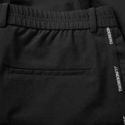 J.Lindeberg Stuart Stripe Golf Shorts 8 J.Lindeberg Stuart Stripe Golf Shorts -Golf Gear Sales J.Lindeberg SS22 Stuart Stripe Golf Shorts GMPA05577 9999 Code TSLIN012 34 W Black detail